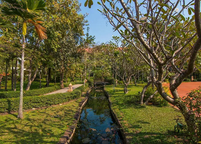 Angkor Palace & Hotel 5*